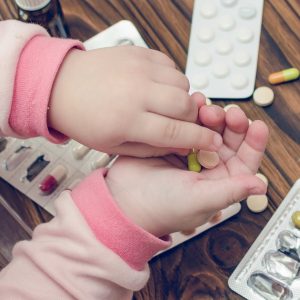 tránh xa tầm tay trẻ(7) Lưu ý khi dùng thuốc Namtan 500mg