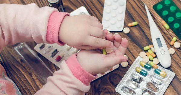 tránh xa tầm tay trẻ(7) Lưu ý khi dùng thuốc Namtan 500mg